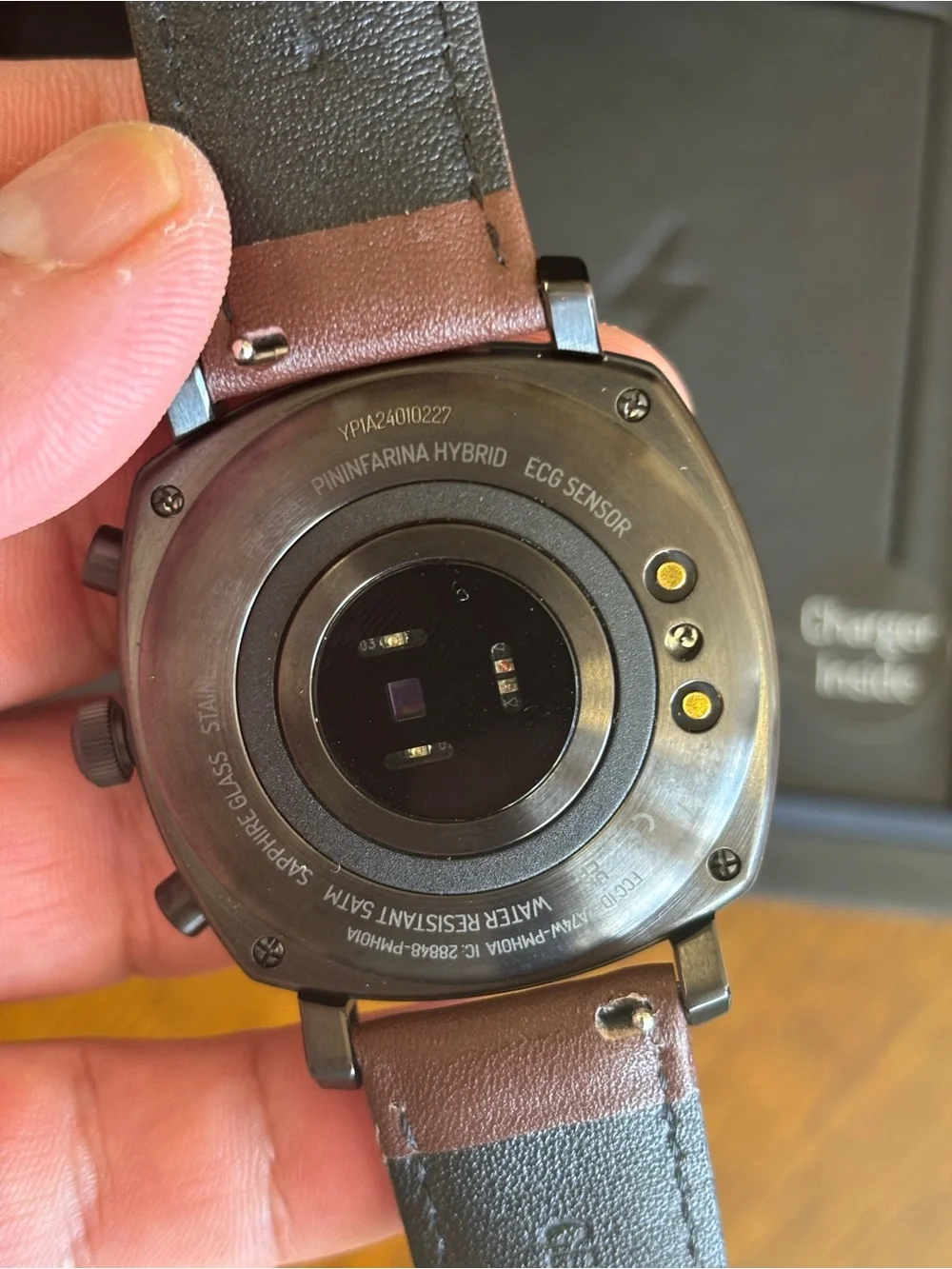 Pininfarina hybrid leather smartwatch